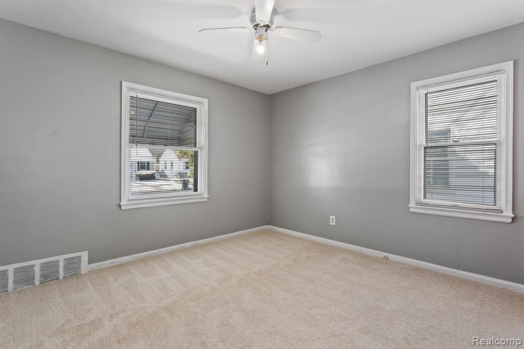 8600 Fielding Street Detroit, MI 48228 - Photo 6 of 24