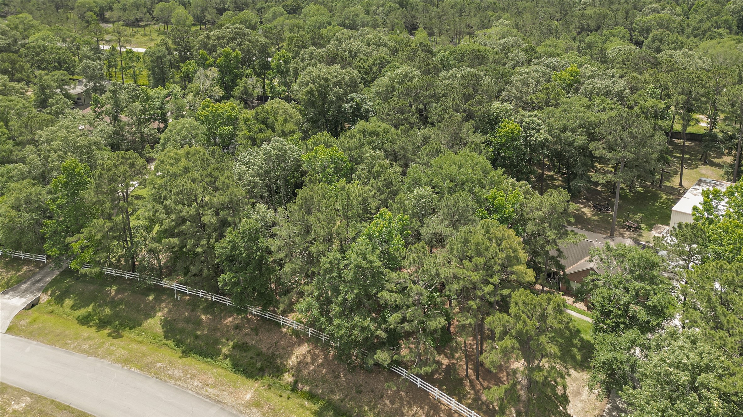 1030 South Commons View Drive Houston, TX 77336 - Photo 7 of 14 Right side aerial view of the property