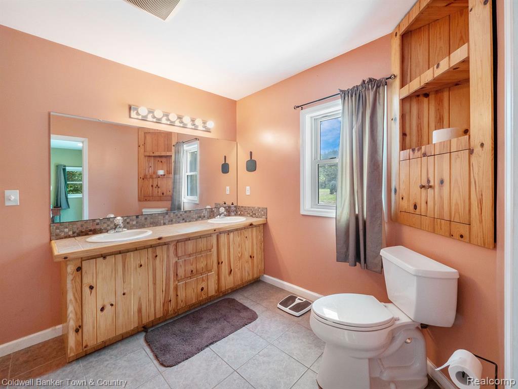 9105 Wiggins Road Howell, MI 48855 - Photo 14 of 27