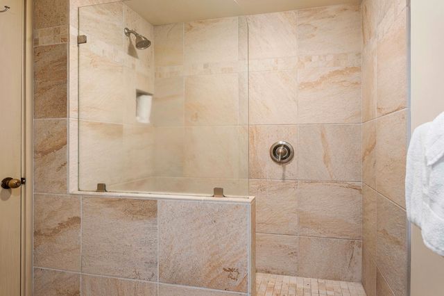 $629,000 | 75-6040 Alii Drive, Unit 504, Kailua-Kona, HI 96740