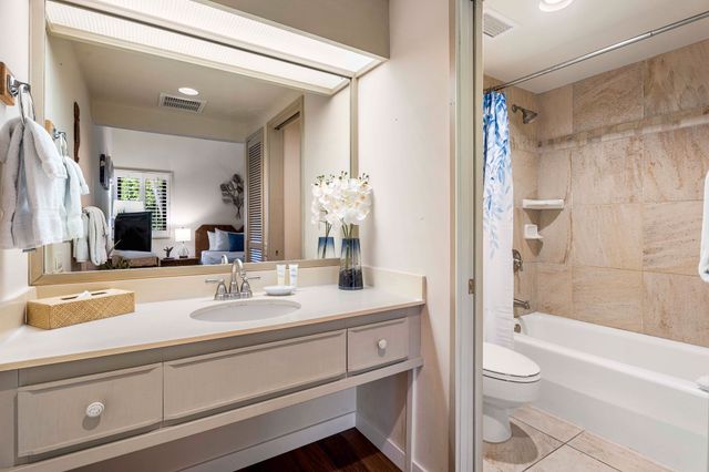 $629,000 | 75-6040 Alii Drive, Unit 504, Kailua-Kona, HI 96740