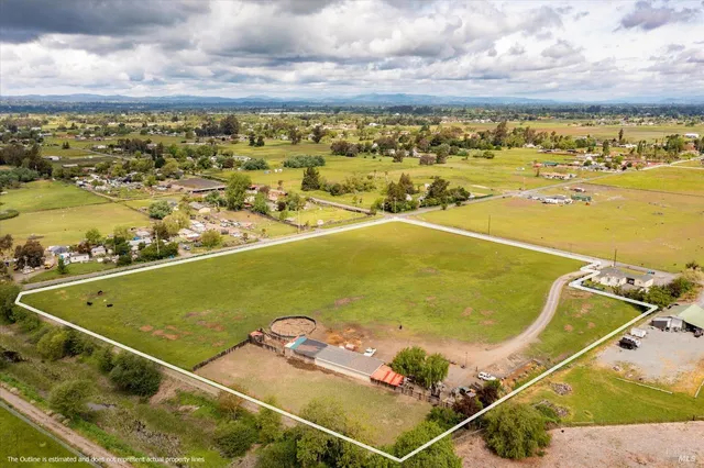 $799,000 | 4400 Whistler Avenue, Santa Rosa, CA 95407