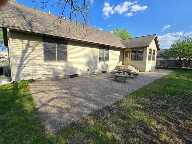 $300,000 | 735 10th Avenue South, Waite Park, MN 56387