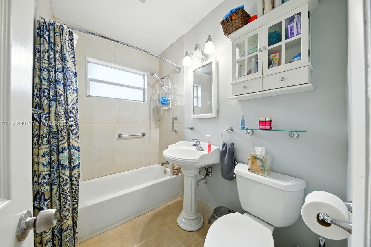 7375 Southwest 34th Street Miami, FL 33155 - Photo 16 of 22