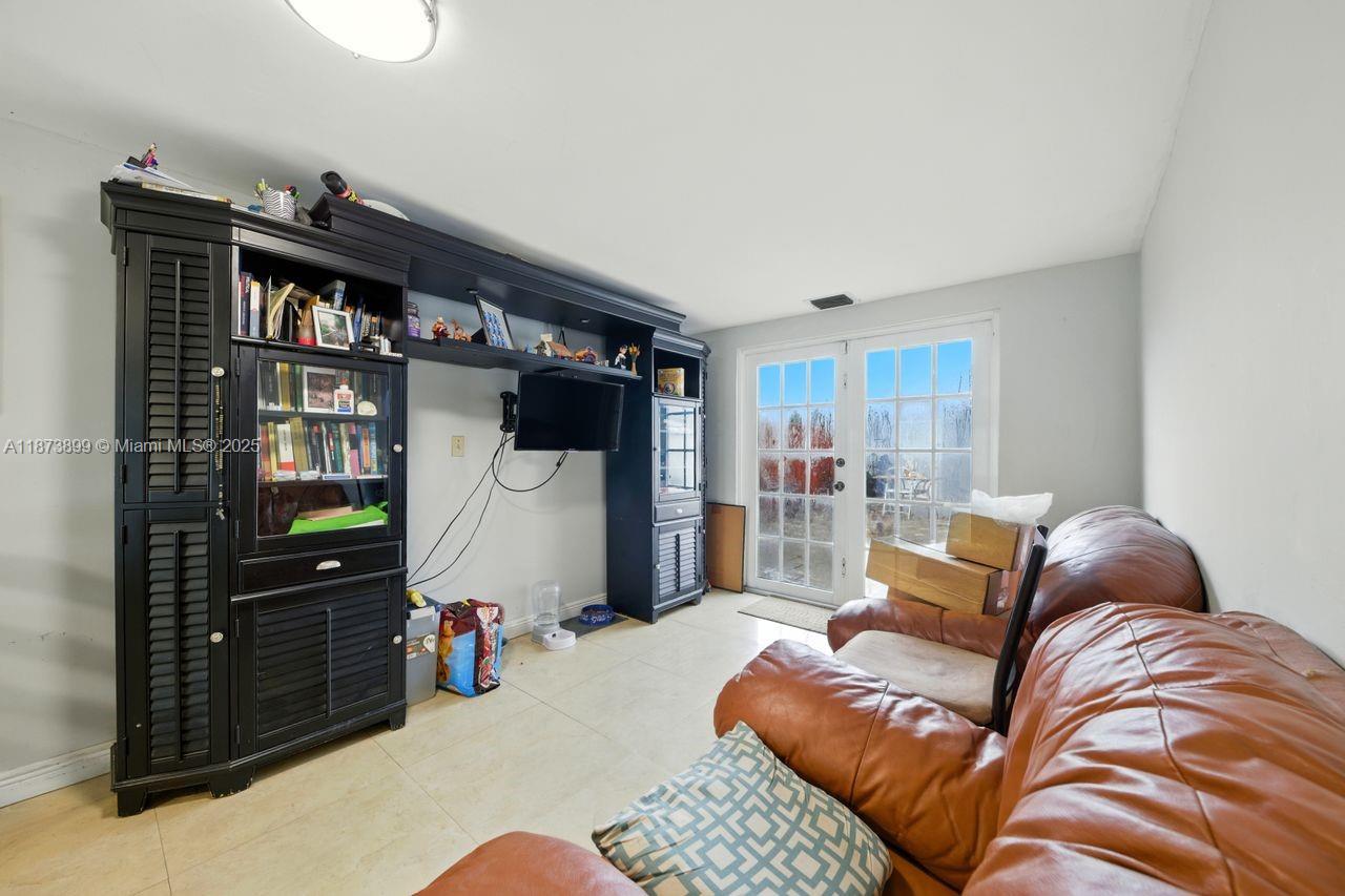 7375 Southwest 34th Street Miami, FL 33155 - Photo 3 of 22