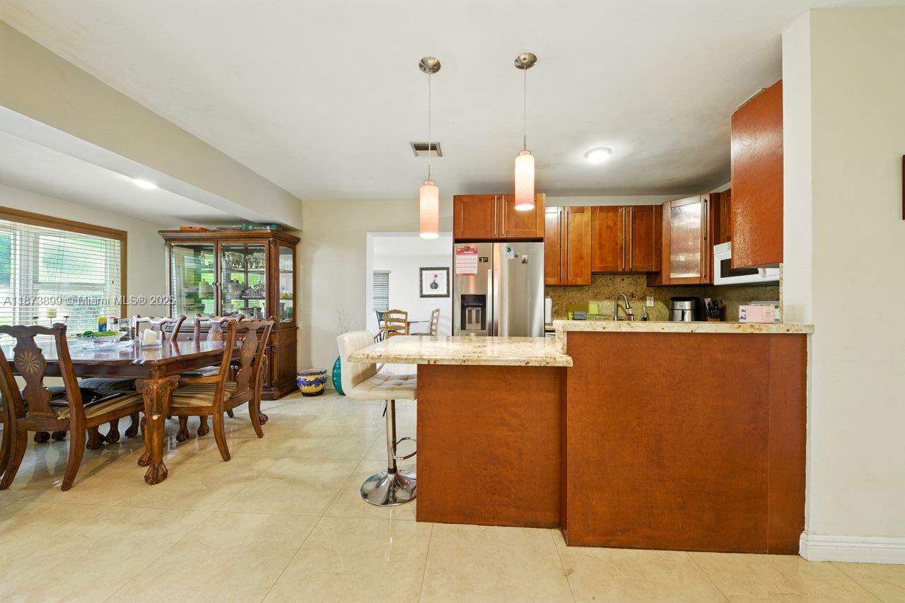 7375 Southwest 34th Street Miami, FL 33155 - Photo 5 of 22