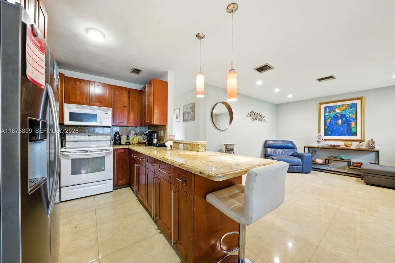 7375 Southwest 34th Street Miami, FL 33155 - Photo 6 of 38 Gallery Image 6