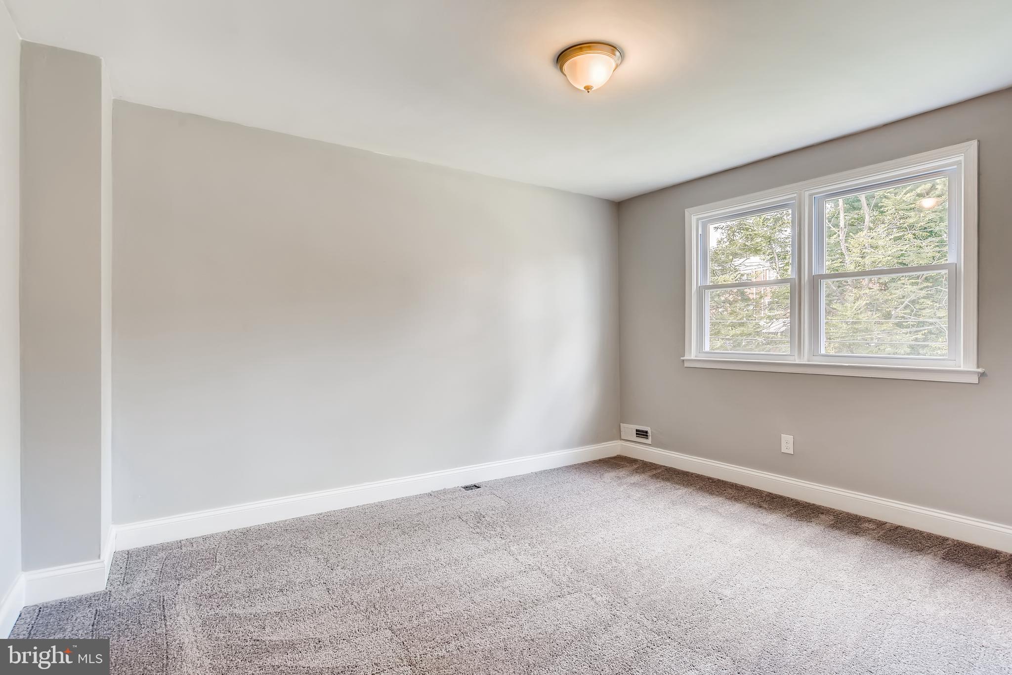 818 Reverdy Road Baltimore, MD 21212 - Photo 21 of 28 Upstairs Room three