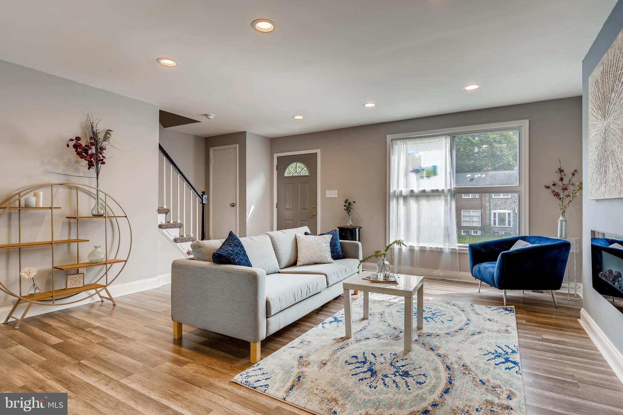 818 Reverdy Road Baltimore, MD 21212 - Photo 6 of 28 Living Room