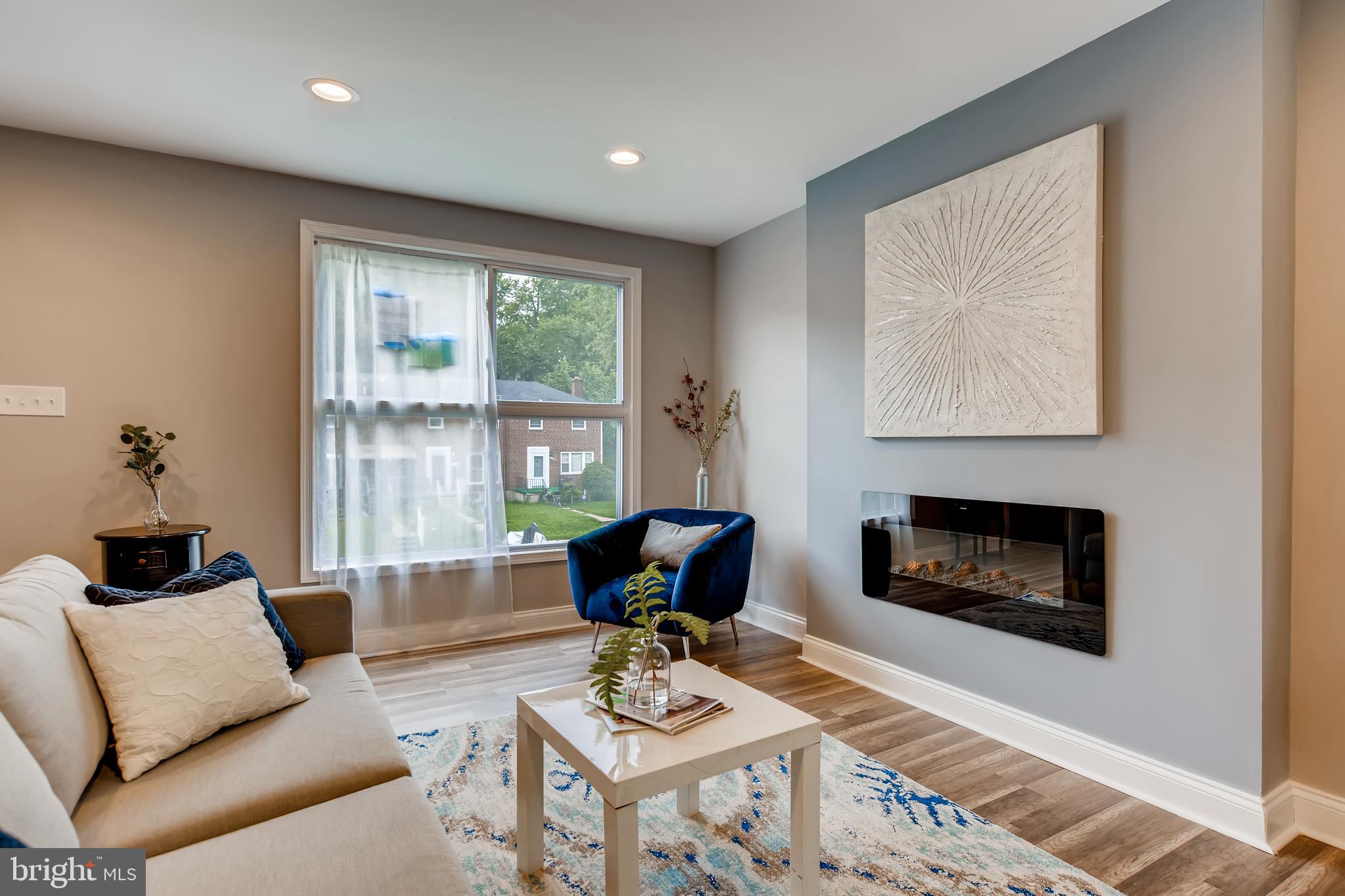 818 Reverdy Road Baltimore, MD 21212 - Photo 7 of 28 Living Room