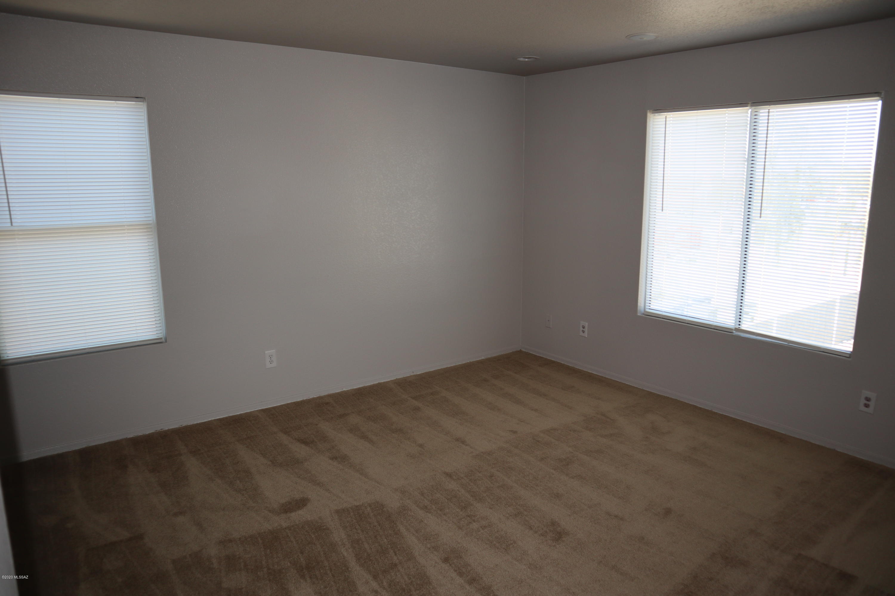 558 West Tiger Shark Road Tucson, AZ 85706 - Photo 6 of 12 Gallery Image 6