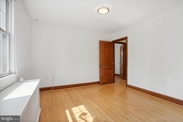 $1,050,000 | 207 South Irving Street, Arlington, VA 22204