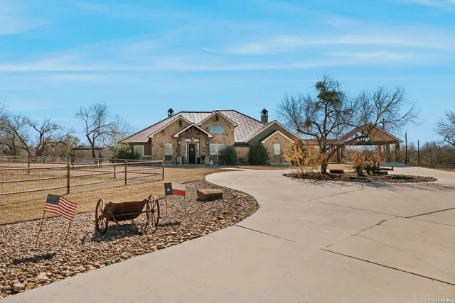 $2,350,000 | 819 County Road 356, Adkins, TX 78101
