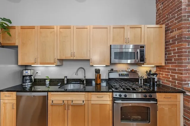 $419,000 | 589 Essex Street, Unit 102, Lynn, MA 01901