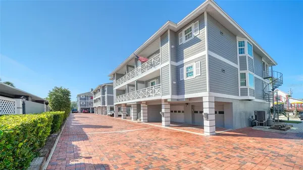 $819,000 | 1564 Stickney Point Road, Unit 303, Sarasota, FL 34231