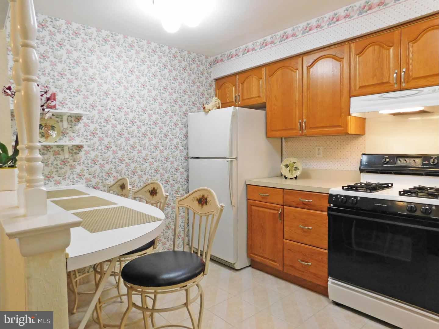 243 Goodford Road Philadelphia, PA 19154 - Photo 8 of 19 Kitchen
