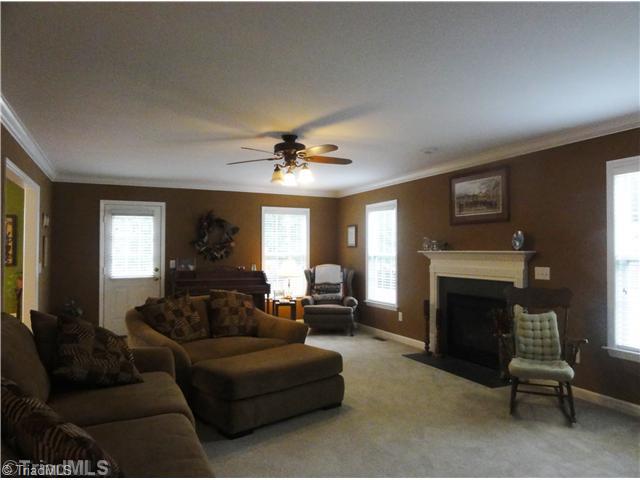 411 Walnut Grove Road Archdale, NC 27263 - Photo 4 of 16 Living Room. Can you beleive the space this living room has?