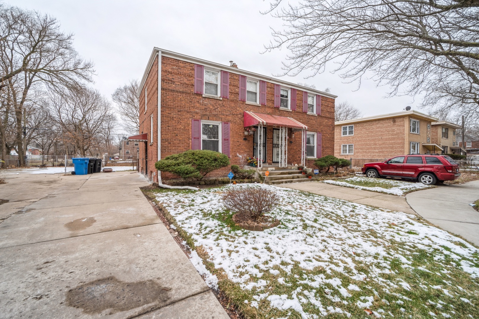 2129 East 96th Street Chicago, IL 60617 - Photo 2 of 12