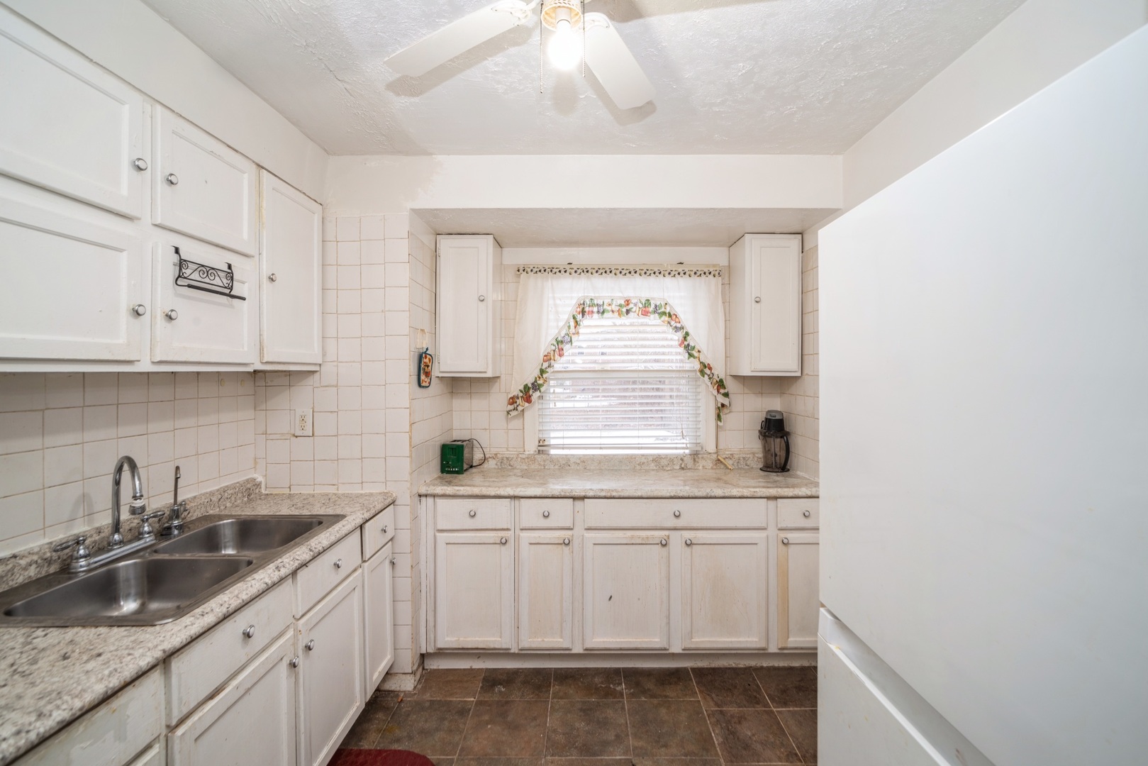 2129 East 96th Street Chicago, IL 60617 - Photo 7 of 12