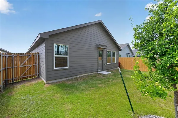 $1,700 | 1429 Erie Drive, Sherman, TX 75090