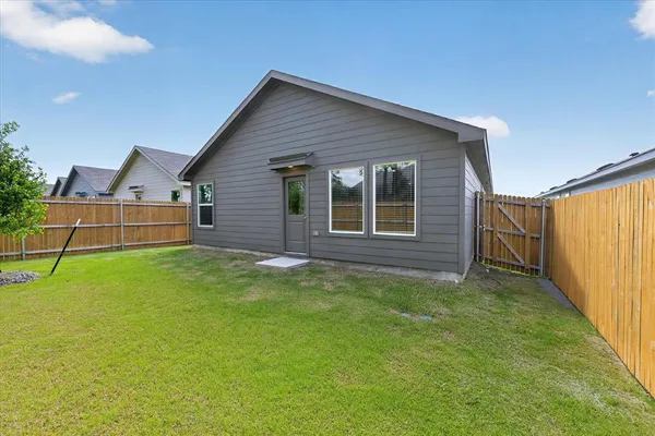 $1,700 | 1429 Erie Drive, Sherman, TX 75090