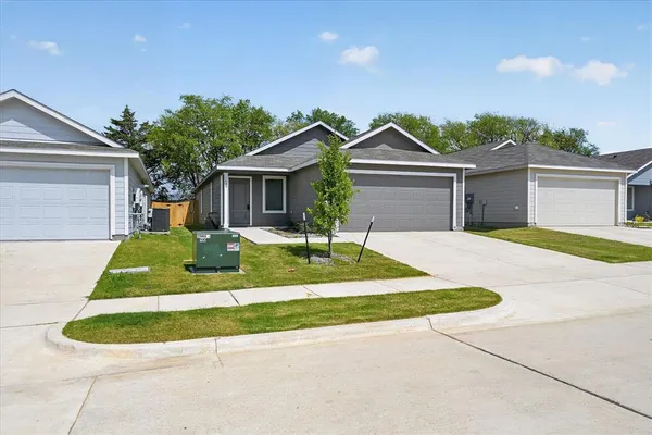 $1,700 | 1429 Erie Drive, Sherman, TX 75090