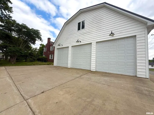 a view of backyard of house