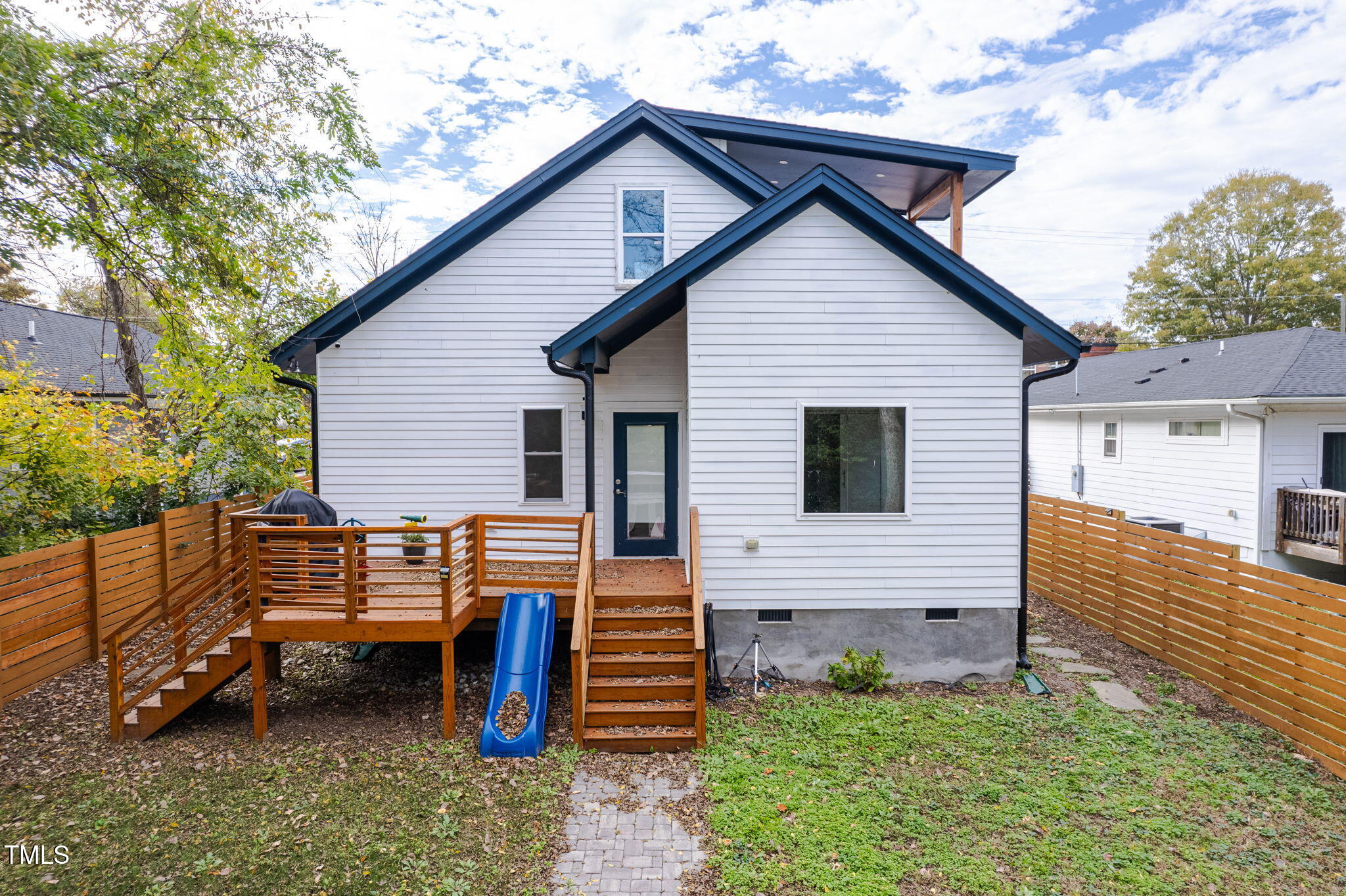 617 Church Street Raleigh, NC 27601 - Photo 1 of 44 1-web-or-mls-617 Church-aerials-13