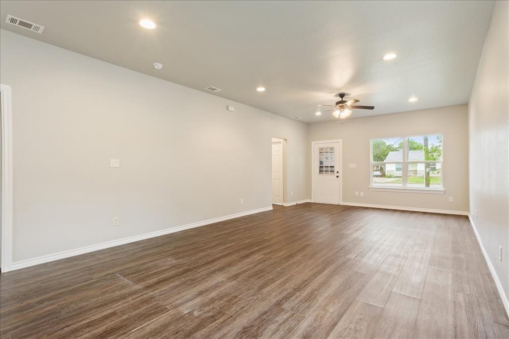 3525 North 24th Street Waco, TX 76708 - Photo 5 of 27