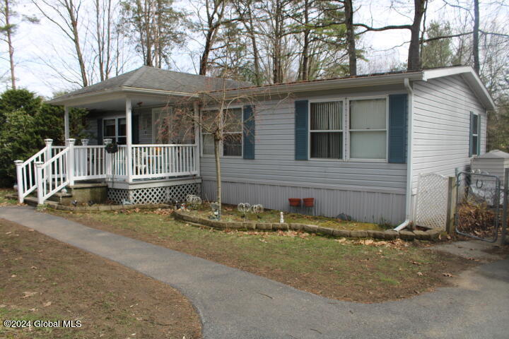 607 Geyser Road Milton, NY 12020 - Photo 7 of 32 IMG_0077