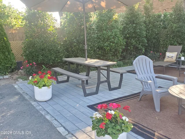 $7,850 | 92 Valley Road, Unit B, Cos Cob, CT 06807