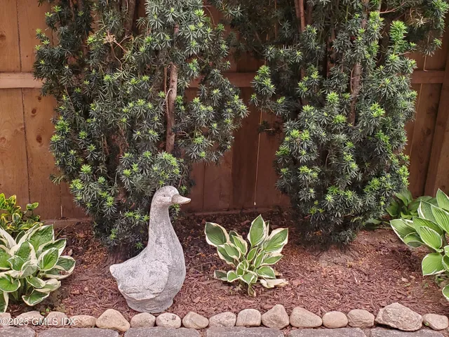 $7,850 | 92 Valley Road, Unit B, Cos Cob, CT 06807