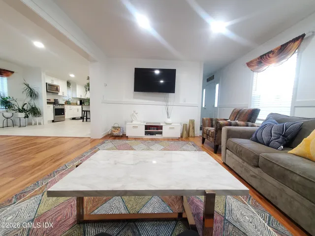 $7,850 | 92 Valley Road, Unit B, Cos Cob, CT 06807