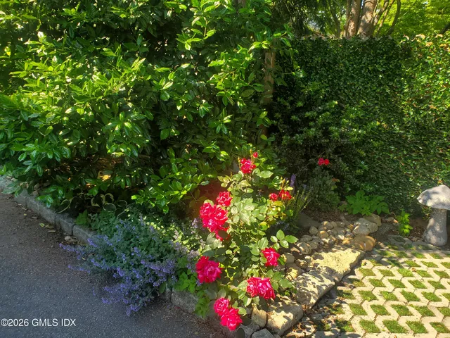 $7,850 | 92 Valley Road, Unit B, Cos Cob, CT 06807