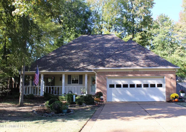 $330,000 | 5825 Southridge Drive, Olive Branch, MS 38654