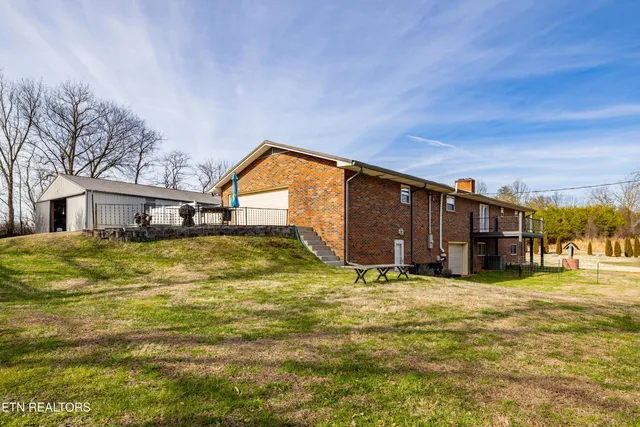 $890,000 | 4918 Morganton Road, Greenback, TN 37742