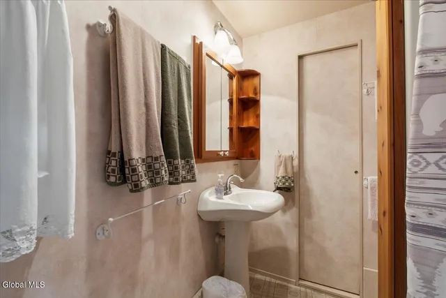 $925,000 | 24 Burzee Drive, Schroon Lake, NY 12870