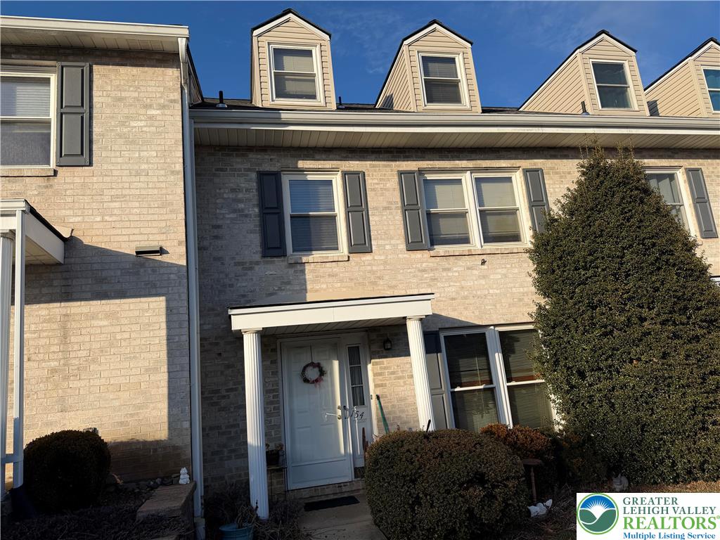 154 Springhouse Road Allentown, PA 18104 - Photo 3 of 12 Gallery Image 3