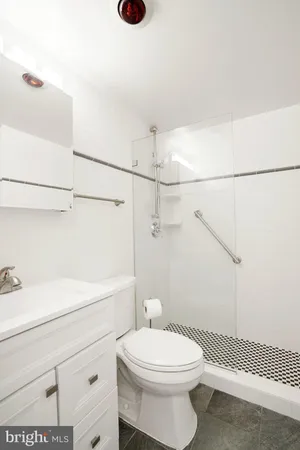 $200,000 | 6621 Wakefield Drive, Unit 418, Alexandria, VA 22307