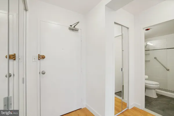 $200,000 | 6621 Wakefield Drive, Unit 418, Alexandria, VA 22307