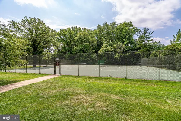 $200,000 | 6621 Wakefield Drive, Unit 418, Alexandria, VA 22307