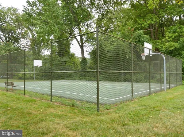 $200,000 | 6621 Wakefield Drive, Unit 418, Alexandria, VA 22307