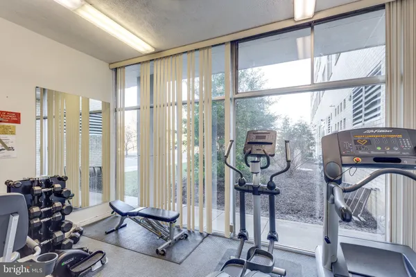 $200,000 | 6621 Wakefield Drive, Unit 418, Alexandria, VA 22307