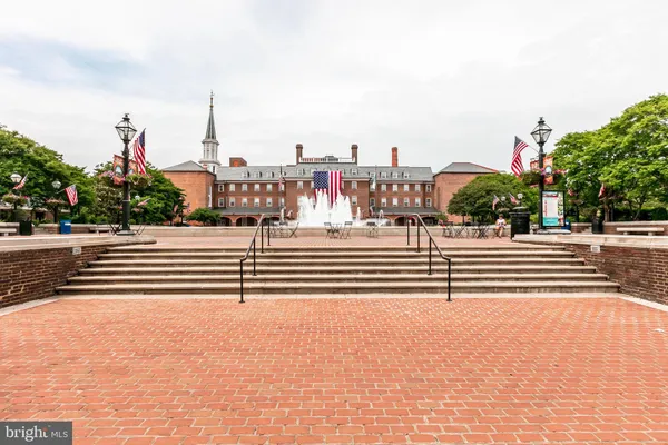 $200,000 | 6621 Wakefield Drive, Unit 418, Alexandria, VA 22307