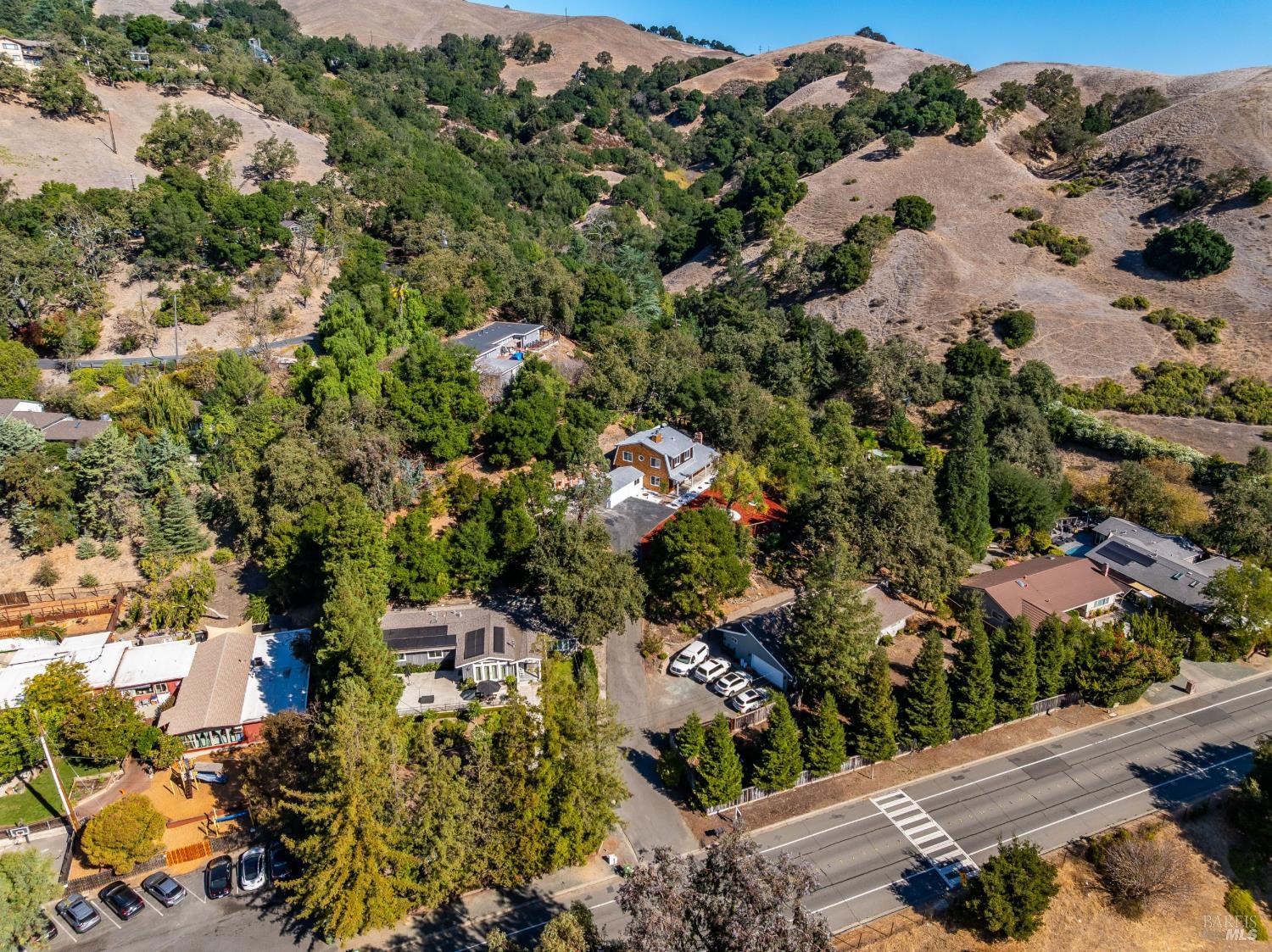 3384 Deer Hill Road Lafayette, CA 94549 - Photo 62 of 79 Gallery Image 62