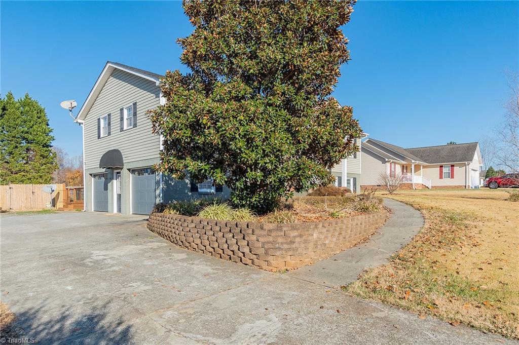 398 Arnold Road Lexington, NC 27295 - Photo 2 of 35 Gallery Image 2