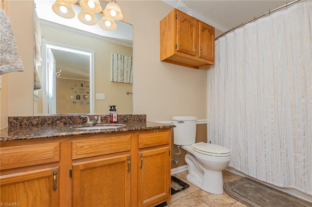 398 Arnold Road Lexington, NC 27295 - Photo 24 of 35 Primary bath