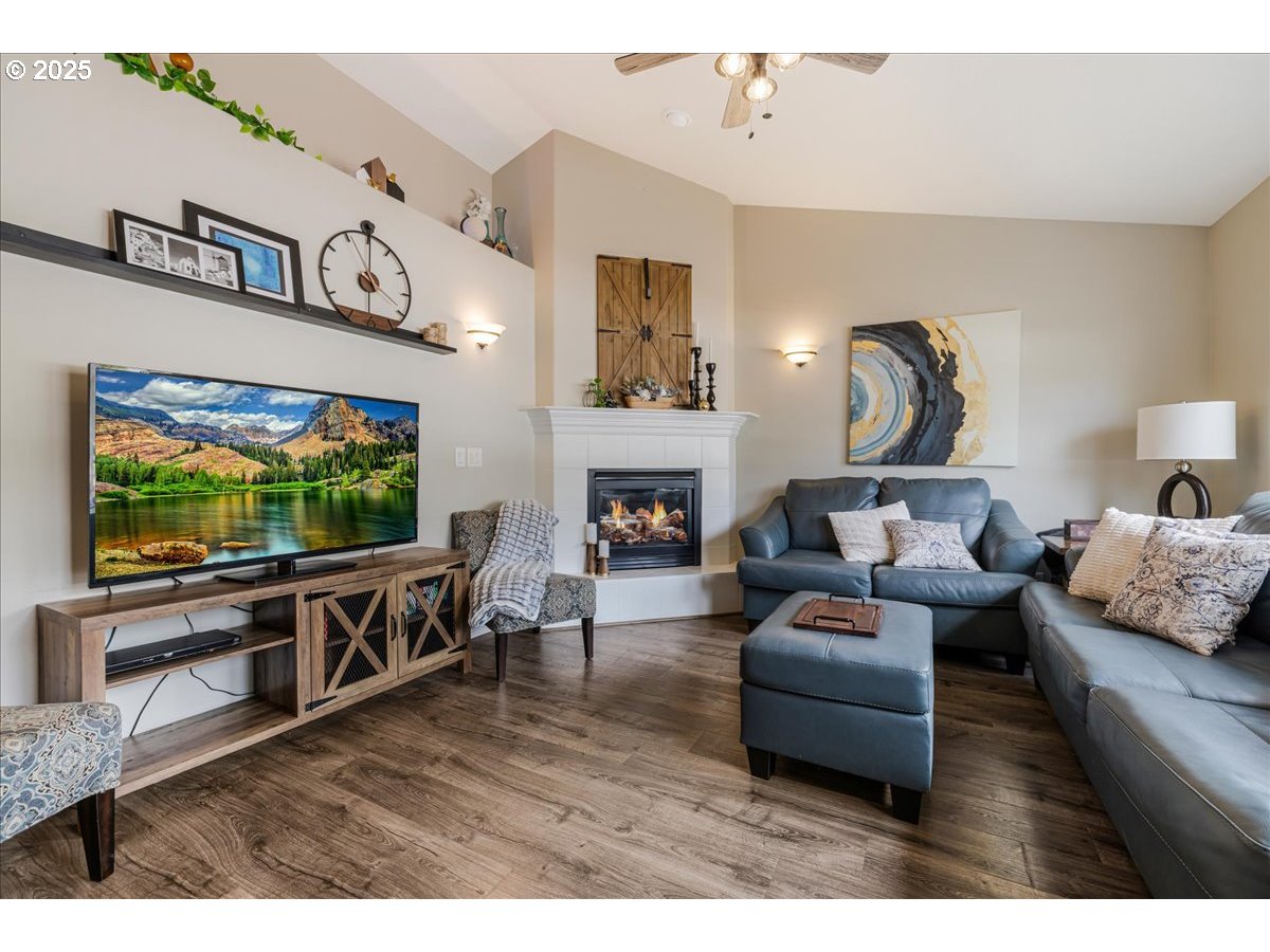 1110 Madison Street Silverton, OR 97381 - Photo 11 of 43