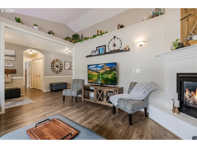 $600,000 | 1110 Madison Street, Silverton, OR 97381