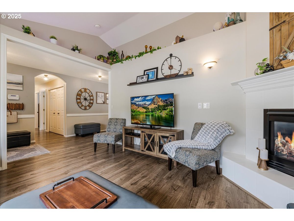 1110 Madison Street Silverton, OR 97381 - Photo 12 of 43